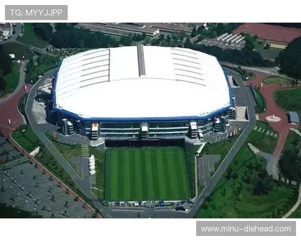 德甲球队主场球馆名称、容量及历史背景